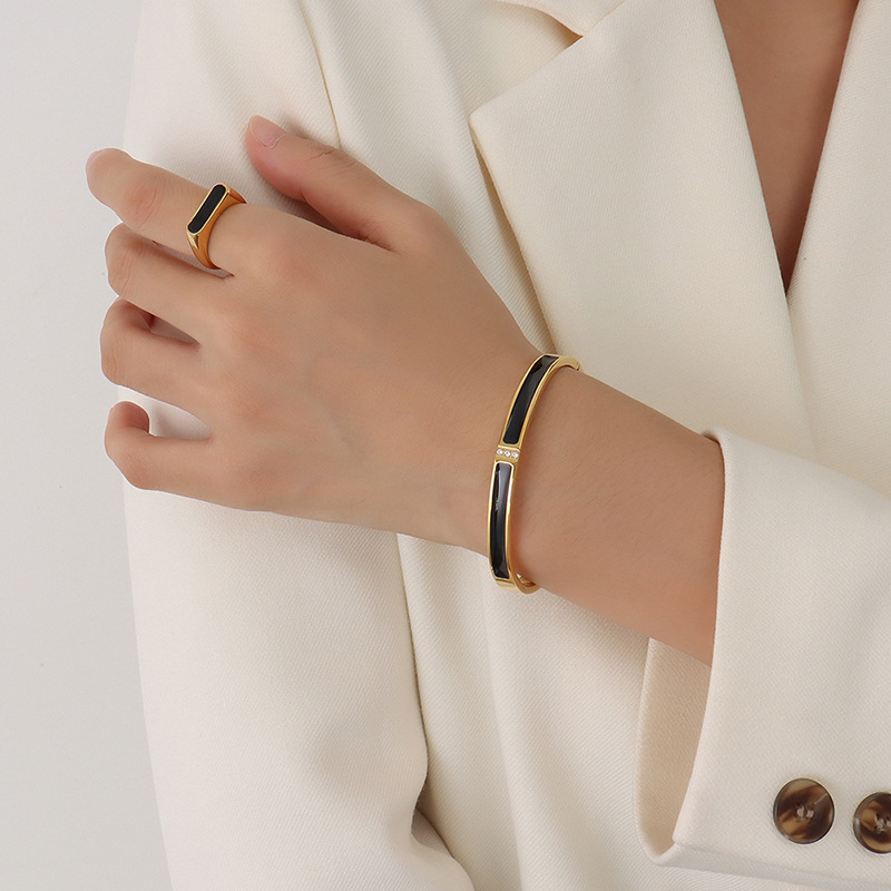 Double Black Stripes With Three Diamonds Inlaid Bangle