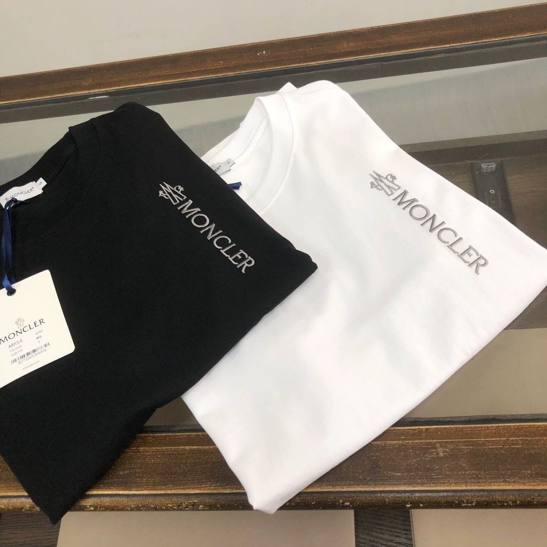 M0NECLER レタープリント クルーネック Tシャツ【 50％割引+送料無料】