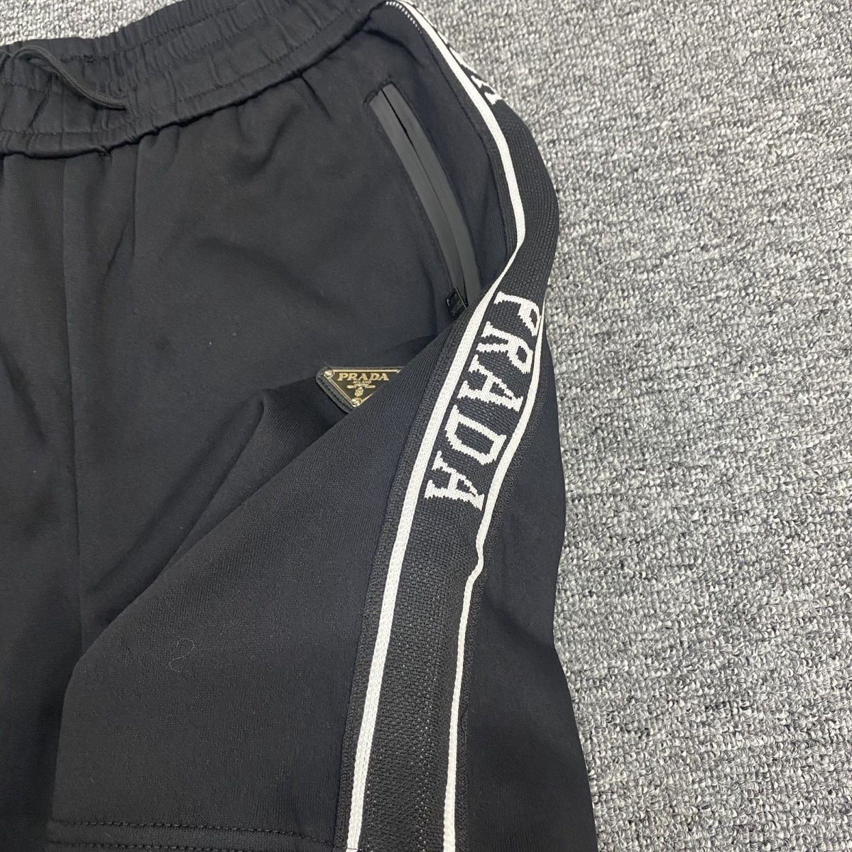 PR4DA トライアングルロゴ刺繍レターショーツ【 50％割引+送料無料】