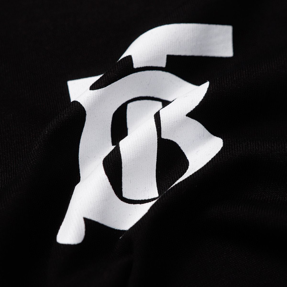 BU1BERRY レタープリントTシャツ【 50％割引+送料無料】