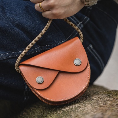 頭層牛皮馬復古鞍包百搭耳機斜挎包口紅零錢鑰匙迷你小包包-Retro's Wear