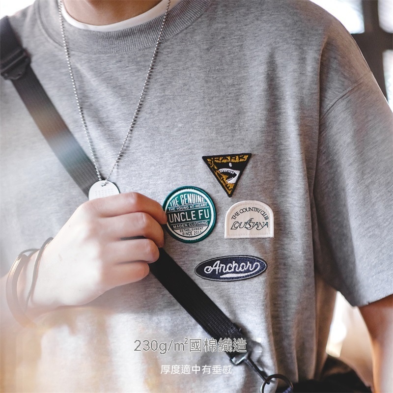 美式休閒刺繡徽章短袖T恤設計感純棉圓領五分袖Tee男夏-Retro's Wear
