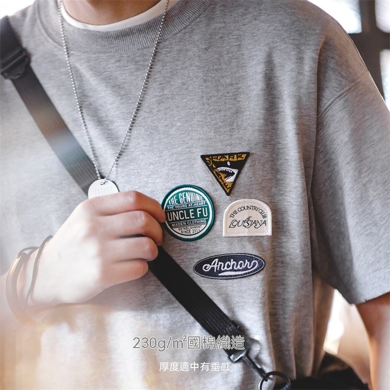 美式休閒刺繡徽章短袖T恤設計感純棉圓領五分袖Tee男夏-Retro's Wear