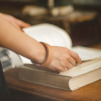 植鞣真皮手鐲皮環高橋老花開口半鐲手環-Retro's Wear