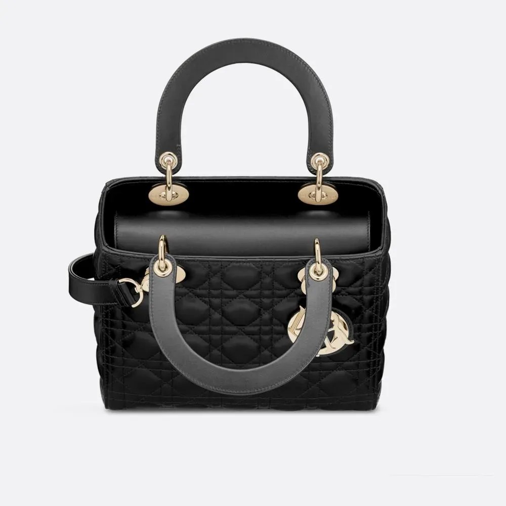 【Dior】朝比奈彩さん、新木優子さん、中村アンさんなど、世界的セレブも愛用する同項 のLADY DIOR ミディアムバッグ！