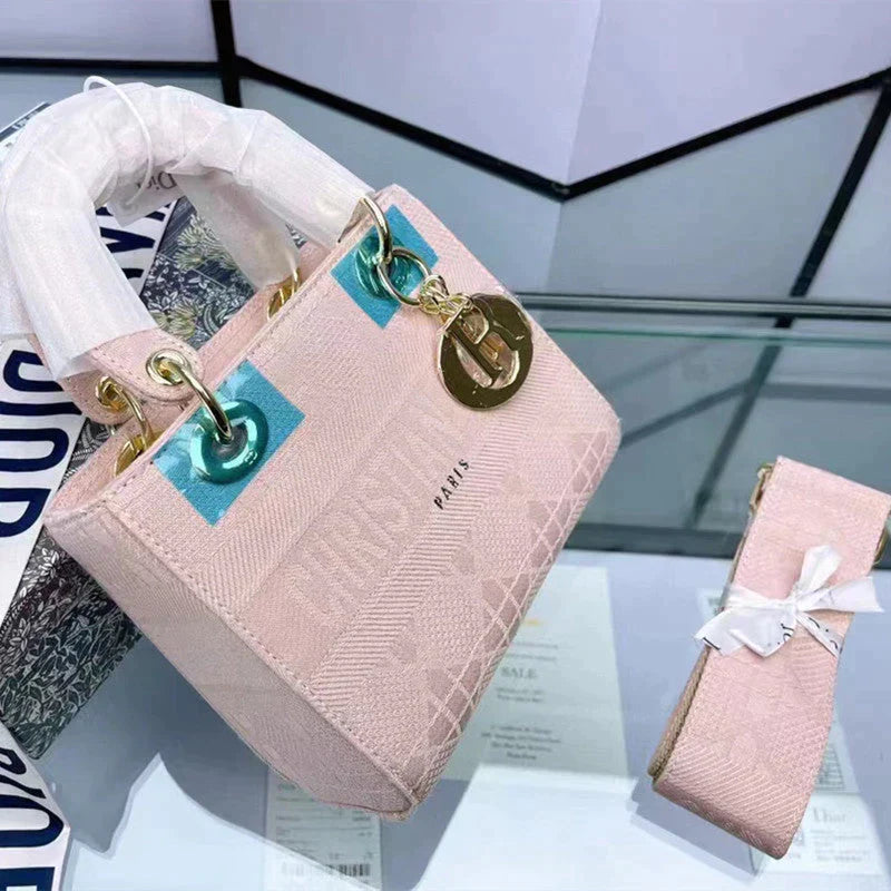 【DIOR】BAILA雑誌掲載！中村アンさん愛用のMedium Lady D-Lite Bag