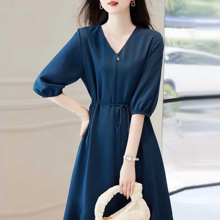 氣質純色V領七分袖連身裙