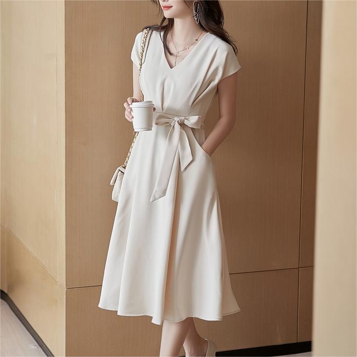 氣質純色繫帶收腰V領連身裙