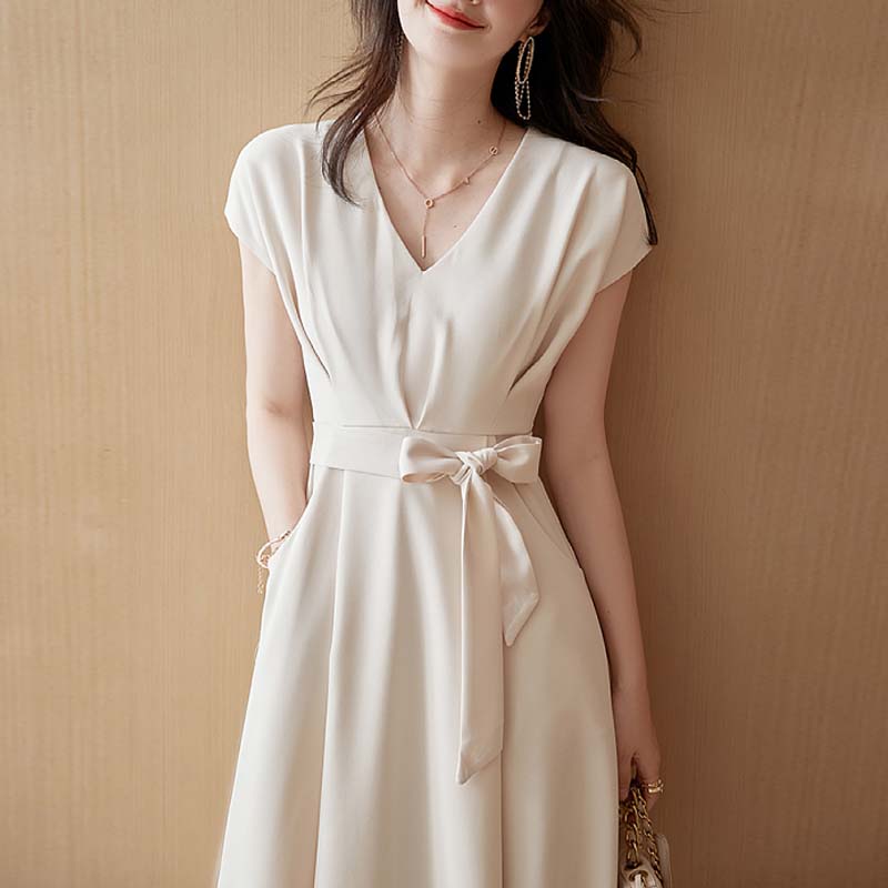 氣質純色繫帶收腰V領連身裙