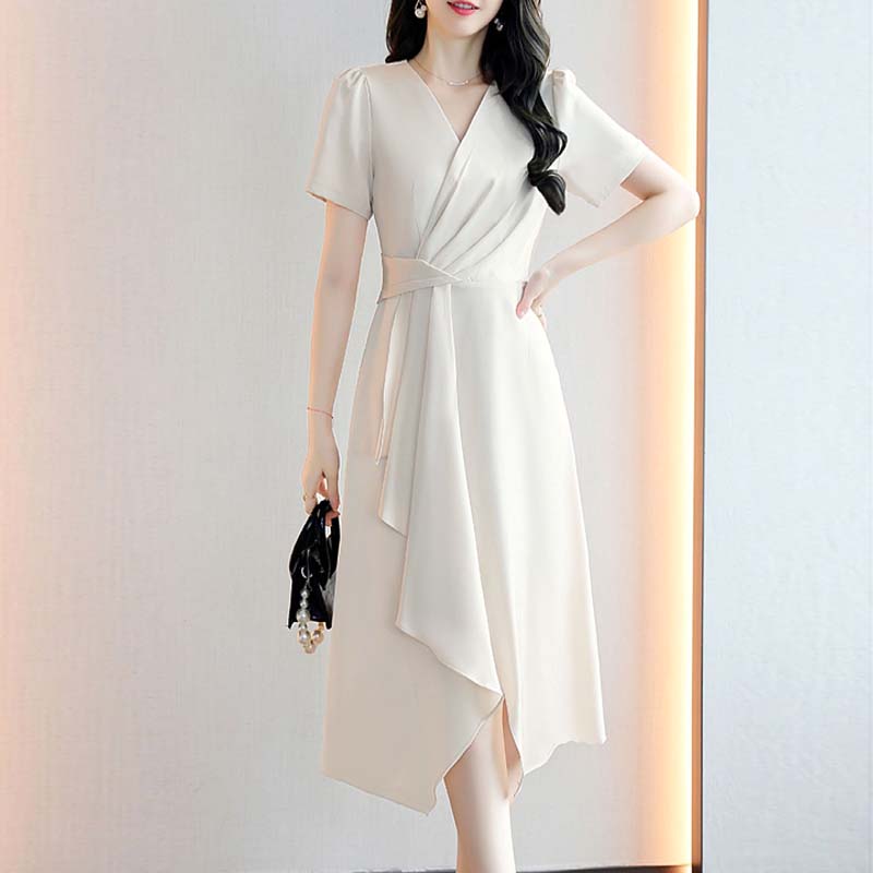 百搭純色不規則下擺V領連身裙