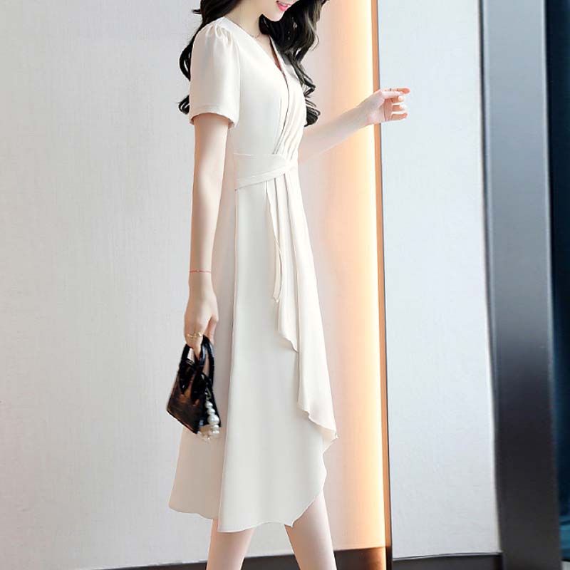 百搭純色不規則下擺V領連身裙