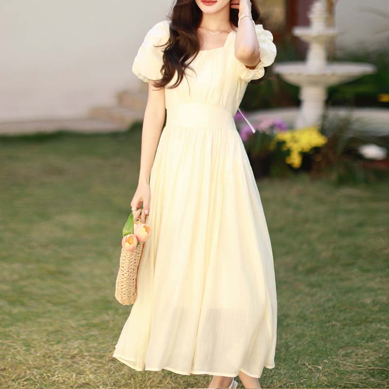 甜美溫柔風純色泡泡袖連身裙