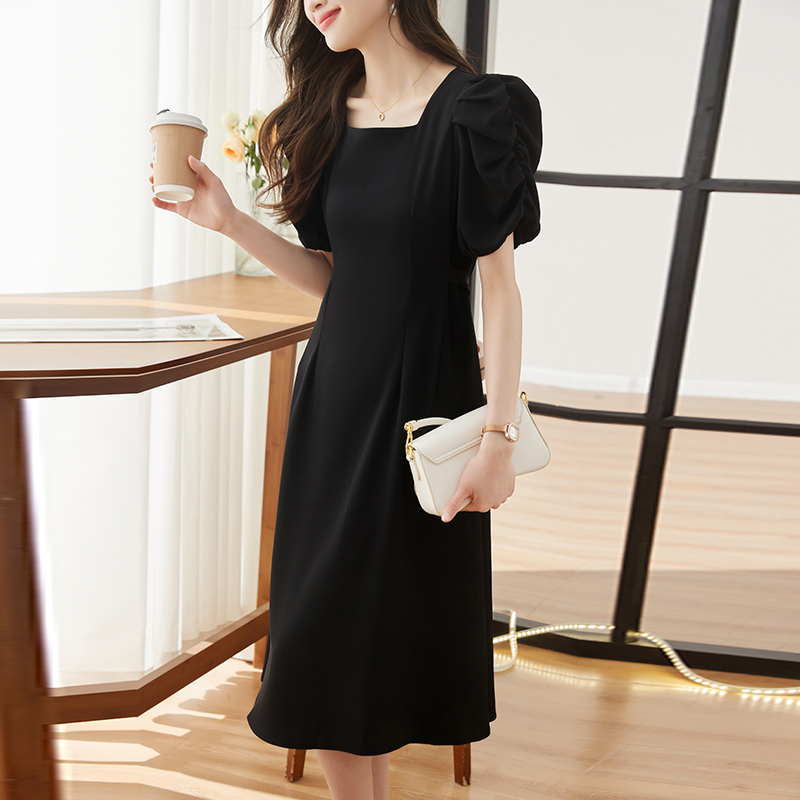 法式純色泡泡袖方領連身裙