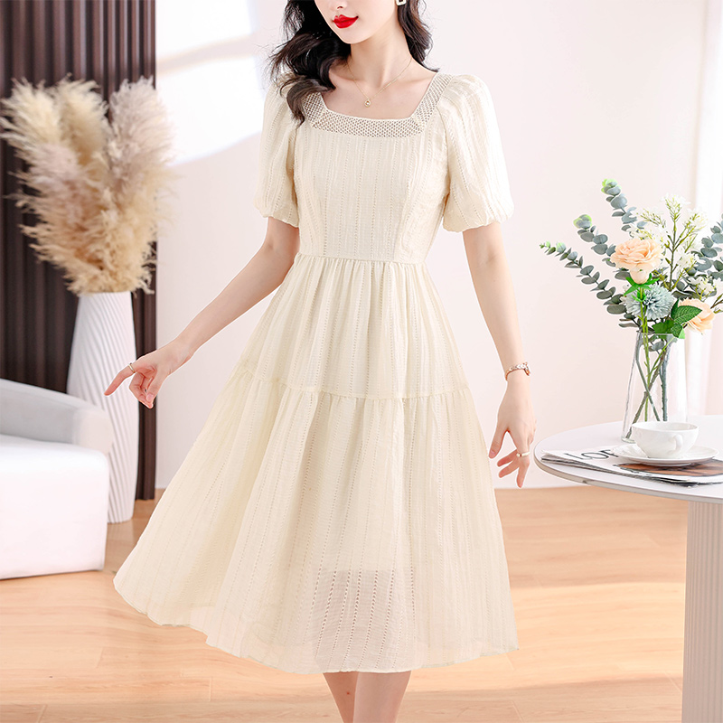 法式純色泡泡袖方領收腰連身裙