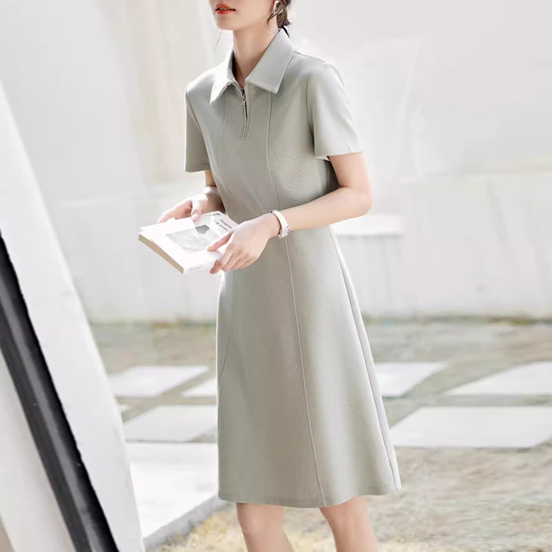 簡約修身顯瘦Polo領連身裙