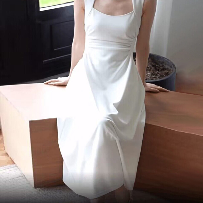 氣質赫本風收腰A字吊帶洋裝