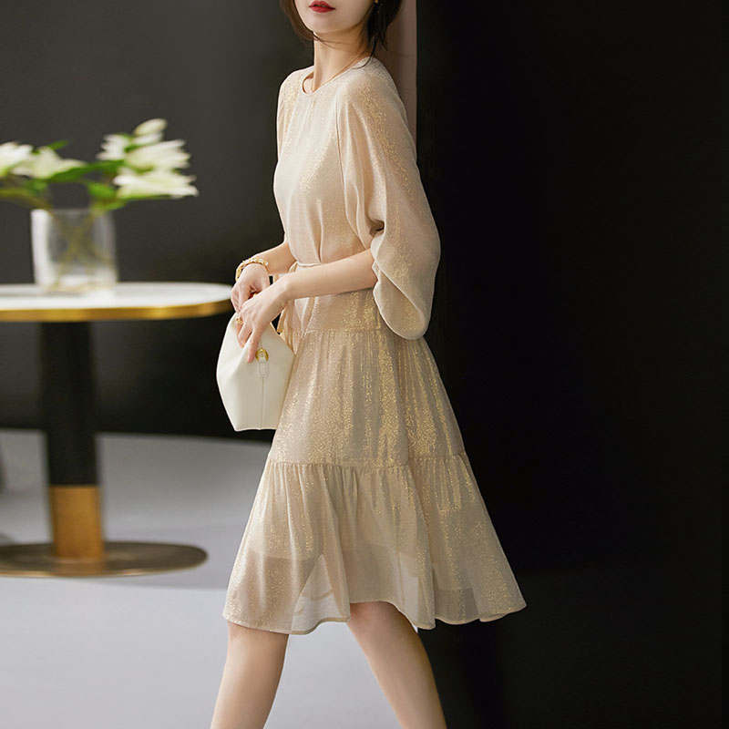 春夏氣質細閃燈籠袖繫帶連身裙