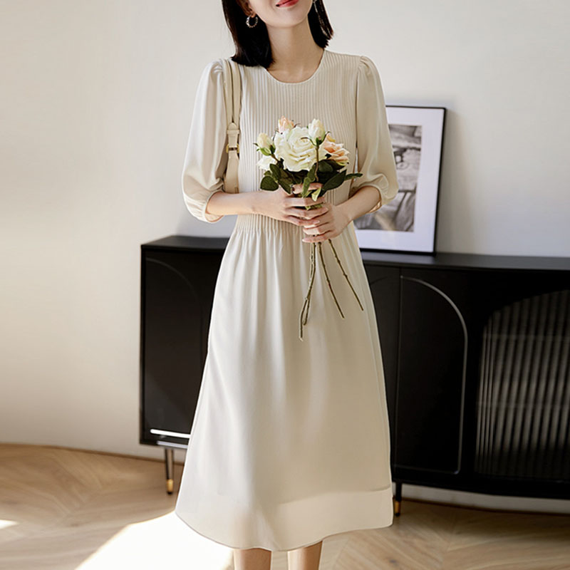 優雅純色泡泡袖抽褶收腰連身裙