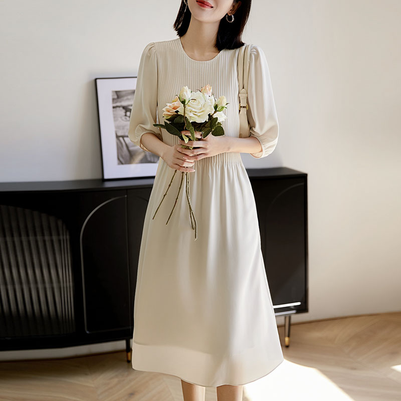 優雅純色泡泡袖抽褶收腰連身裙