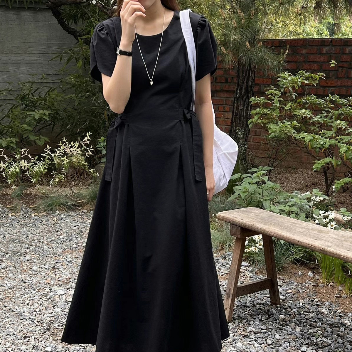 法式圓領純色繫帶蝴蝶結收腰顯瘦連身裙