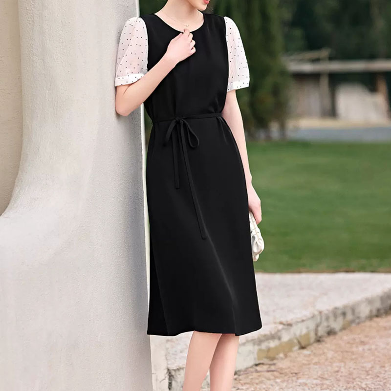 氣質撞色拼接收腰泡泡袖連身裙