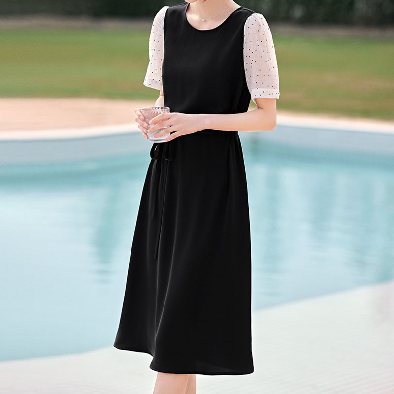 氣質撞色拼接收腰泡泡袖連身裙