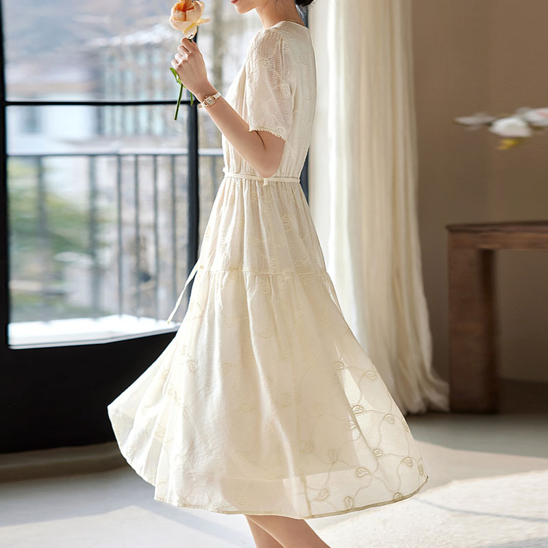 優雅氣質V領短袖肌理感蕾絲連身裙