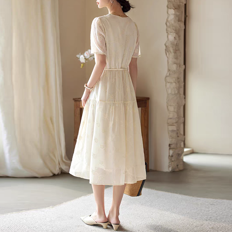 優雅氣質V領短袖肌理感蕾絲連身裙