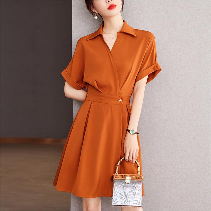 法式純色翻領收腰連身裙