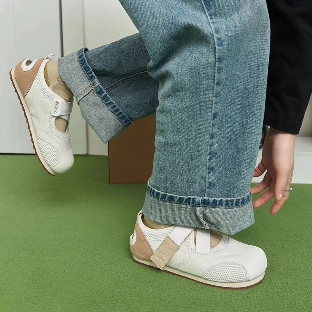 韓版撞色魔鬼氈泡芙單鞋