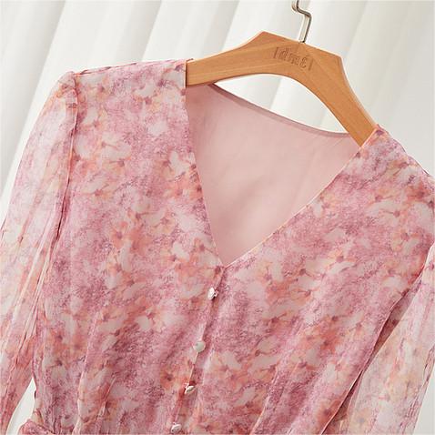 甜美V領碎花泡泡袖收腰連身裙