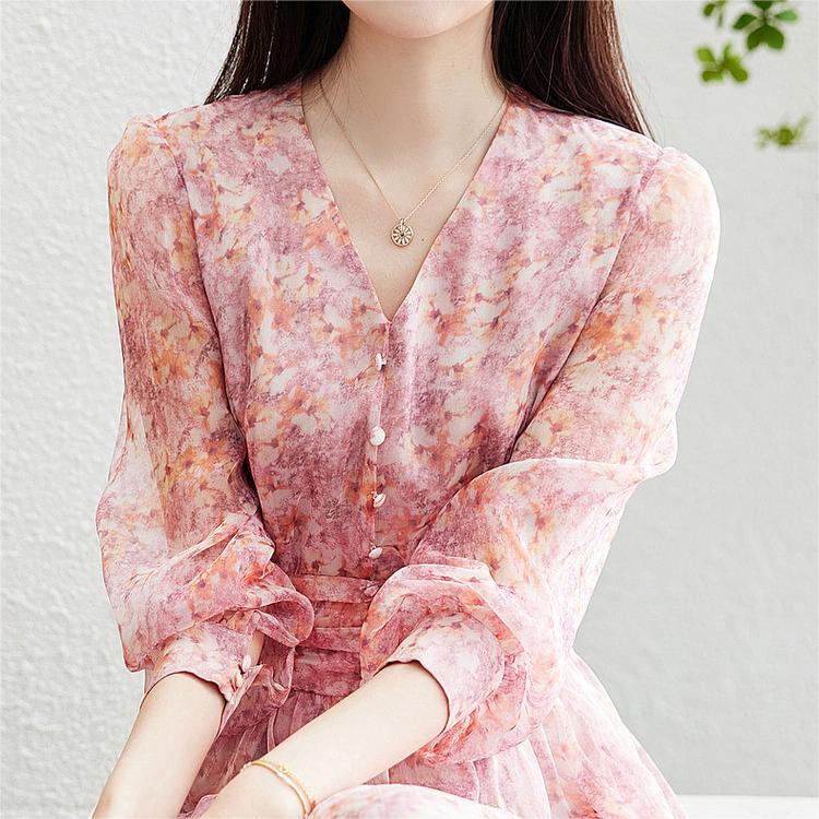 甜美V領碎花泡泡袖收腰連身裙