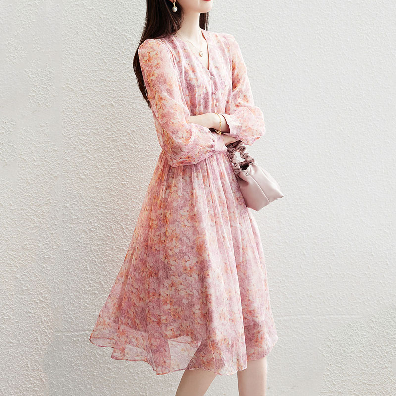 甜美V領碎花泡泡袖收腰連身裙