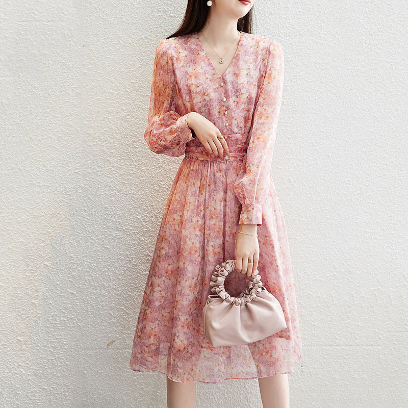 甜美V領碎花泡泡袖收腰連身裙