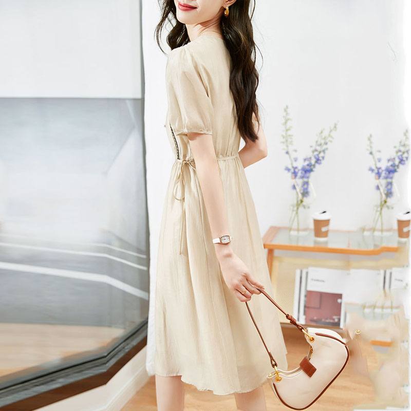 氣質蕾絲拼接花邊圓領連身裙