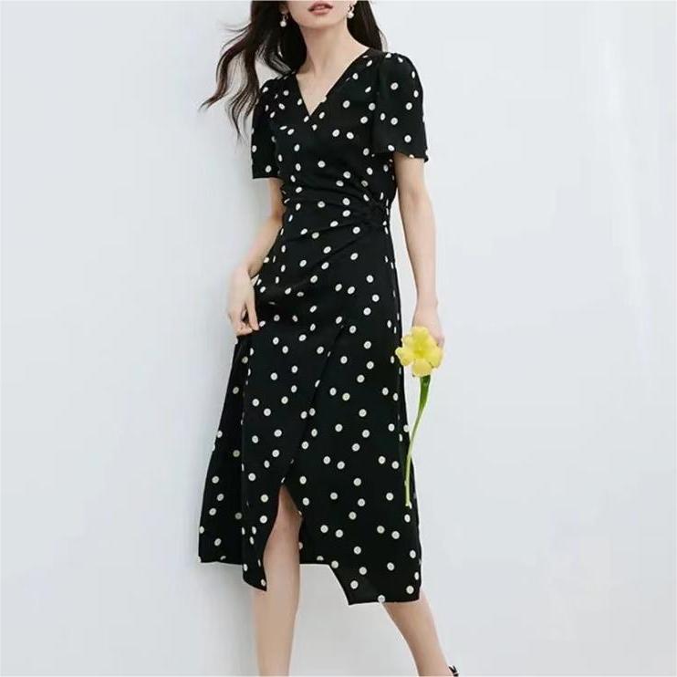 時尚波點泡泡袖收腰V領套頭連身裙