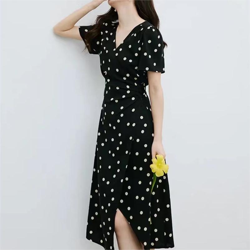 時尚波點泡泡袖收腰V領套頭連身裙