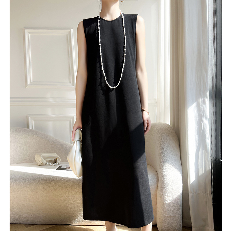 氣質純色圓領無袖連身裙