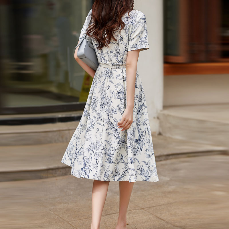 氣質花鳥印花翻領半開襟中長洋裝