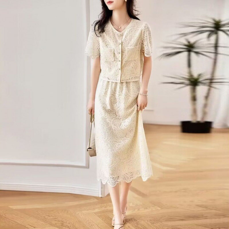 氣質繡花蕾絲上衣半身裙兩件套