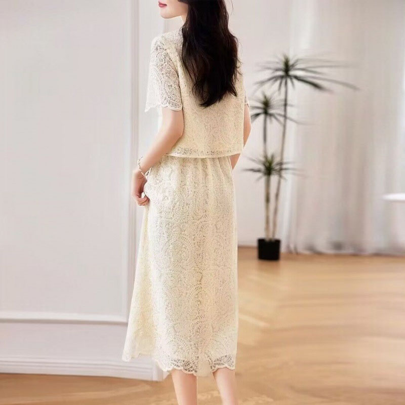 氣質繡花蕾絲上衣半身裙兩件套