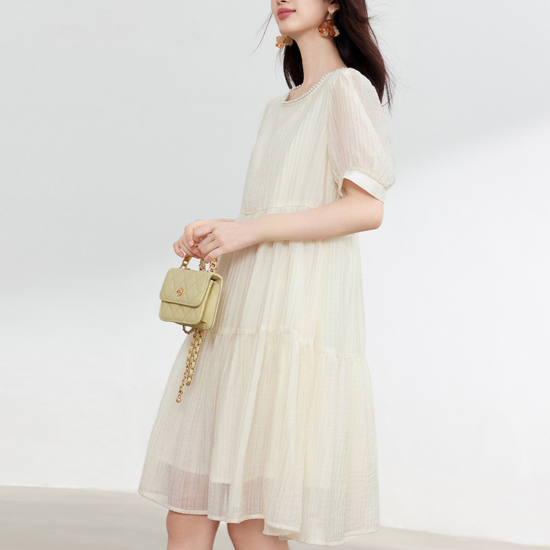 甜美風純色泡泡袖收腰洋裝