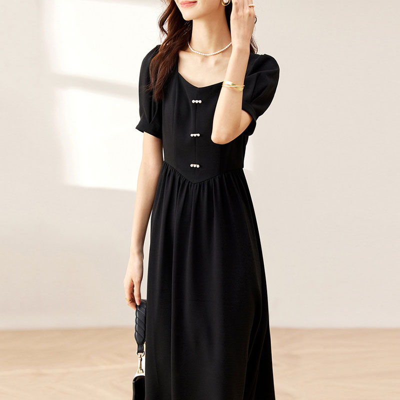 復古優雅珍珠扣泡泡袖方領A字連身裙