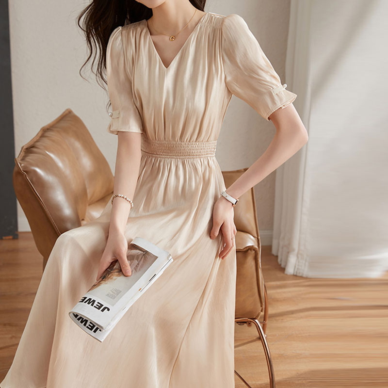 簡約純色V領緞面連身裙