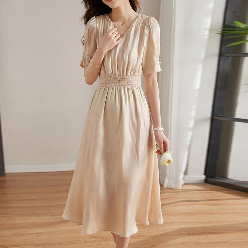 簡約純色V領緞面連身裙
