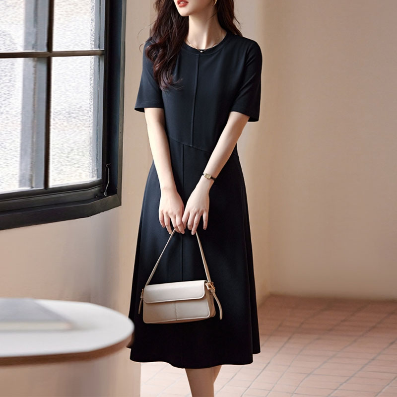 簡約純色錯位設計短袖連身裙