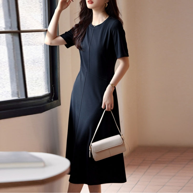 簡約純色錯位設計短袖連身裙