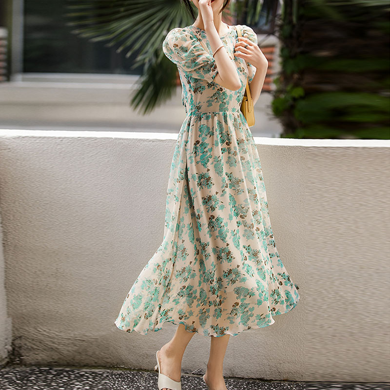 休閑碎花泡泡袖連身裙