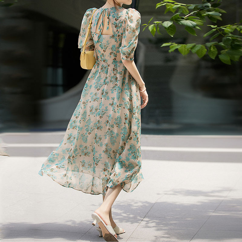 休閑碎花泡泡袖連身裙