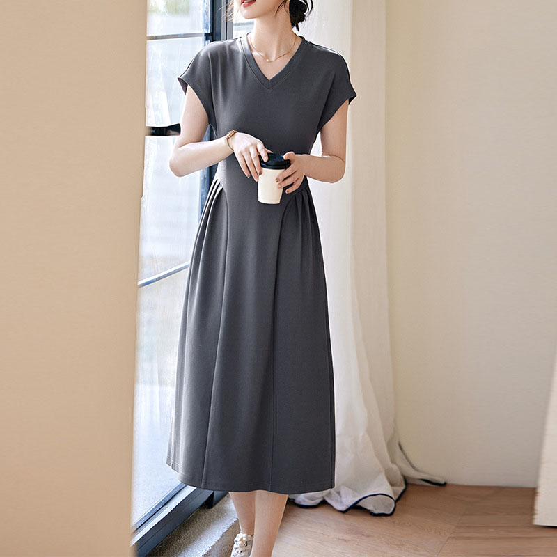 簡約純色V領連身裙